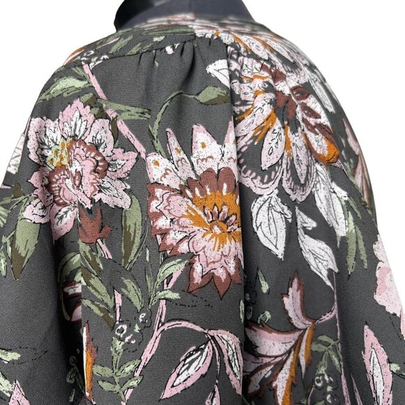 Maurices Gray Flutter Sleeve Button Front Blouse (Size 3X ) - Picture 5 of 5